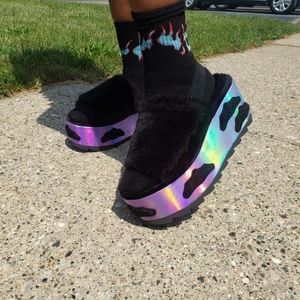 YRU QOZII SLIDES (BLACK/PURPLE WITH CLOUDS) SIZE 8.5